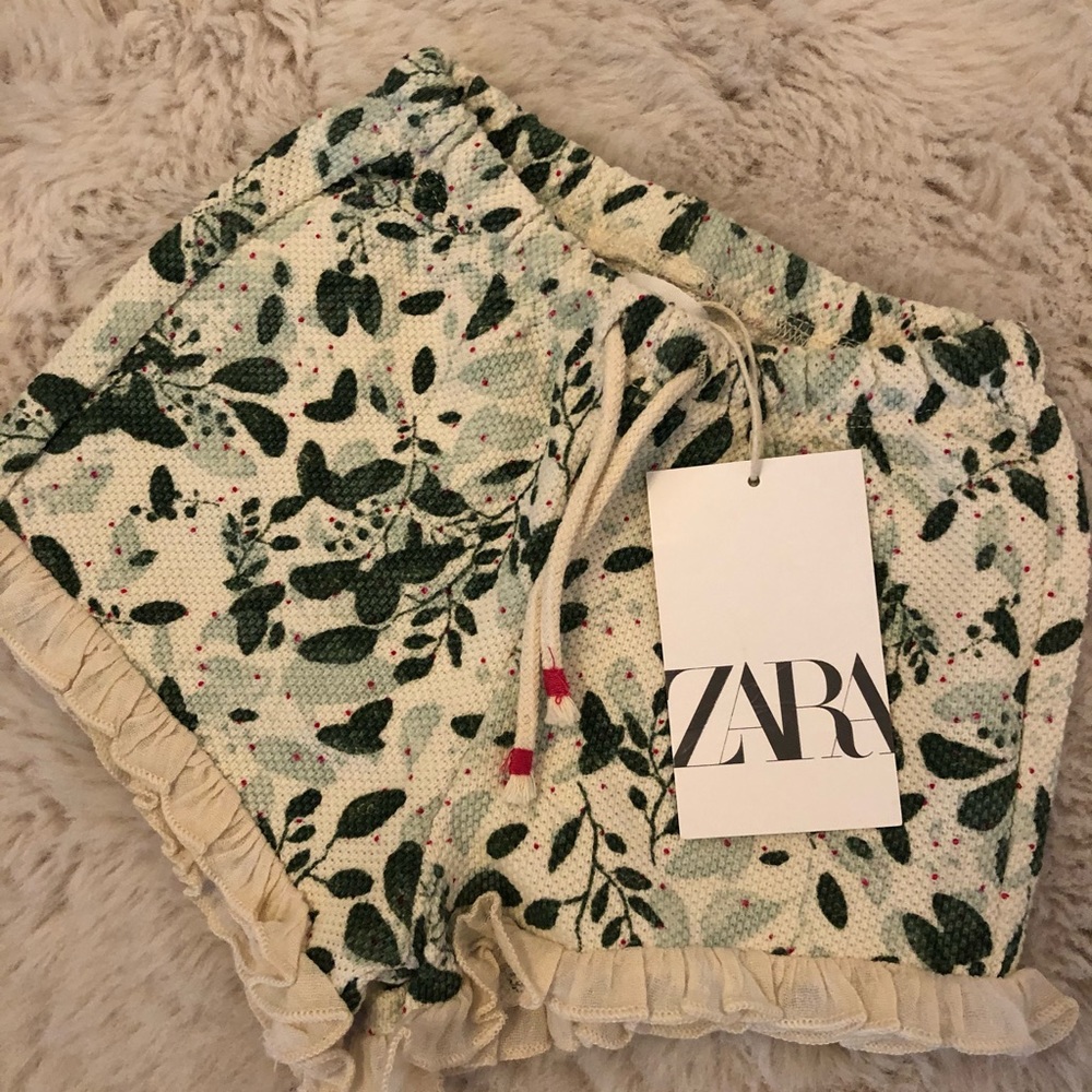 Zara ruffle shorts